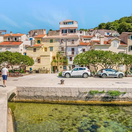 2 Bedroom Gorgeous Home In Baska Экстерьер фото