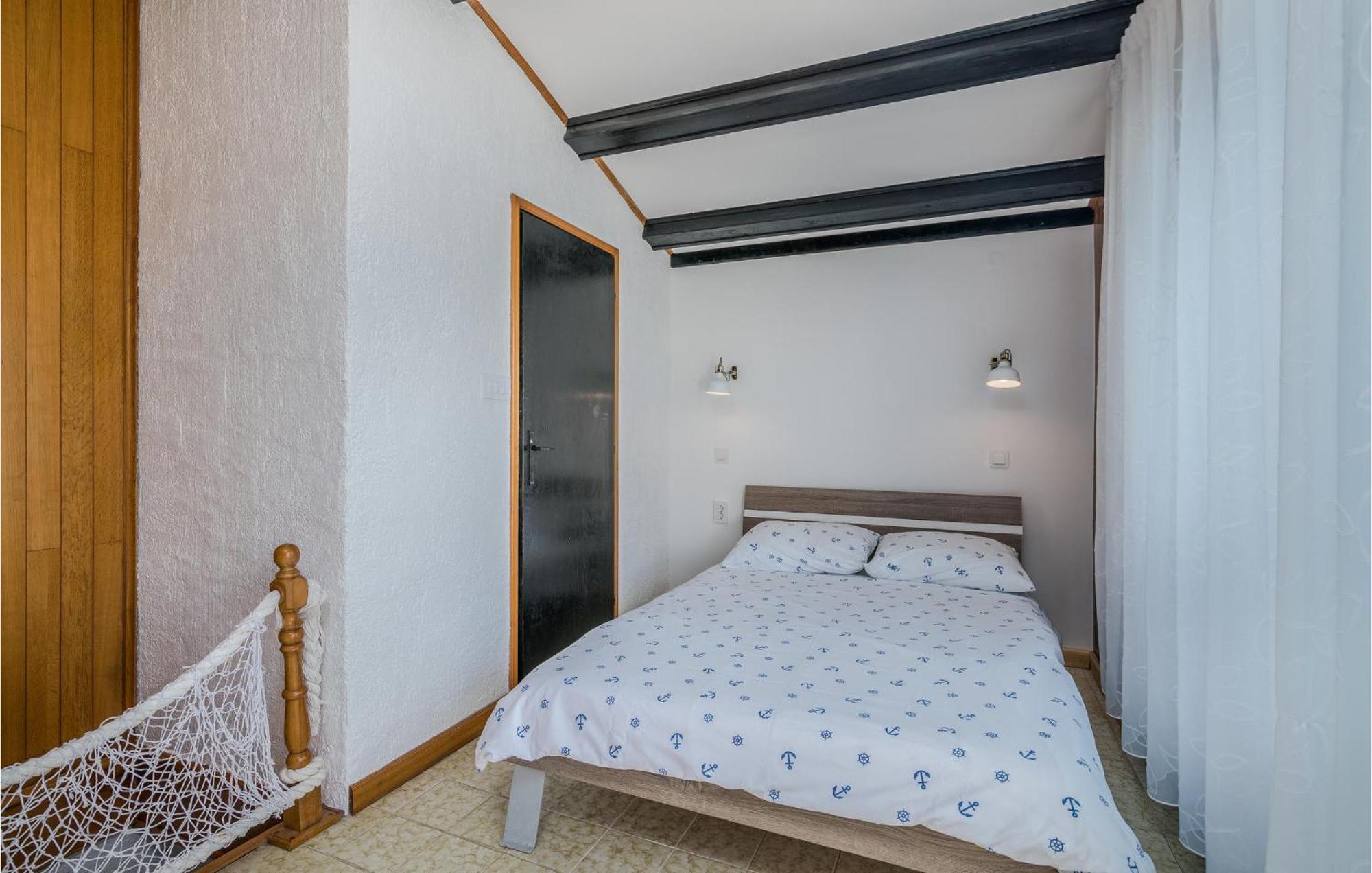2 Bedroom Gorgeous Home In Baska Экстерьер фото